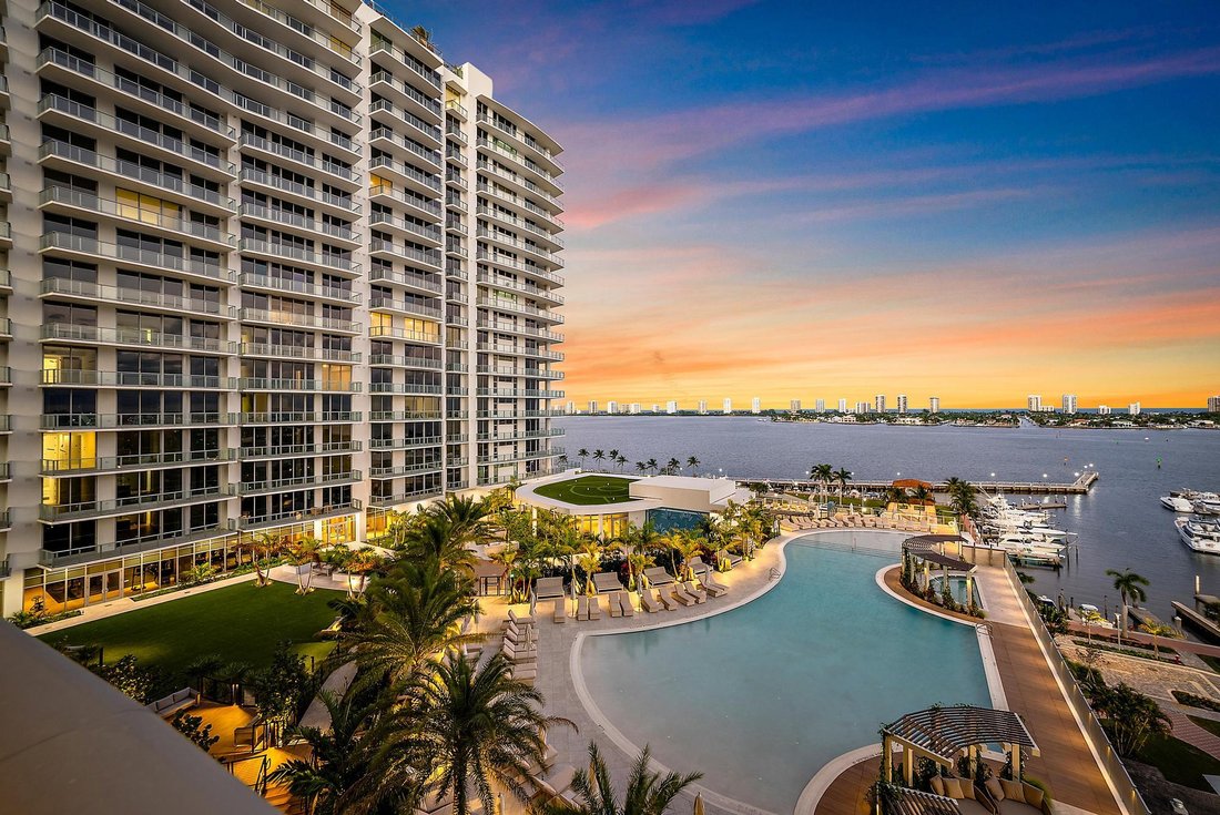 Condo in Lake Park, Florida, United States 1 - 17020604