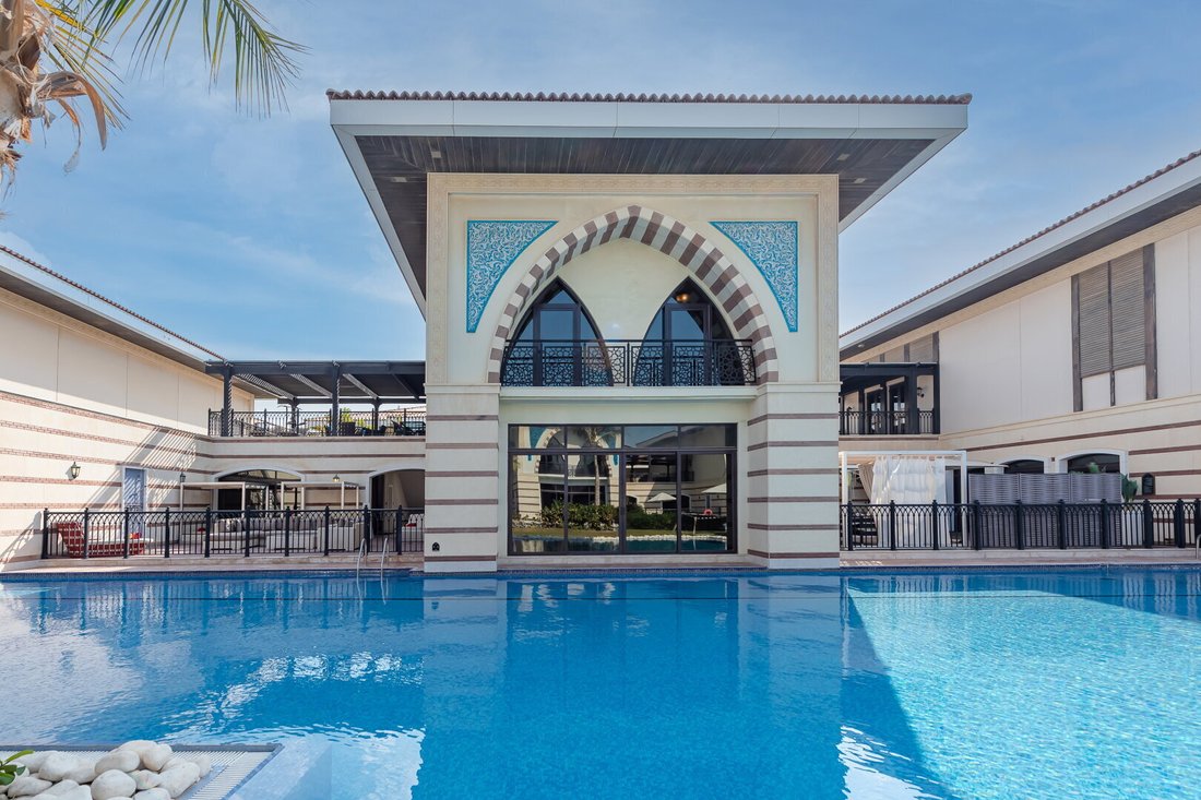 Villa in Dubai, United Arab Emirates 1 - 17020128