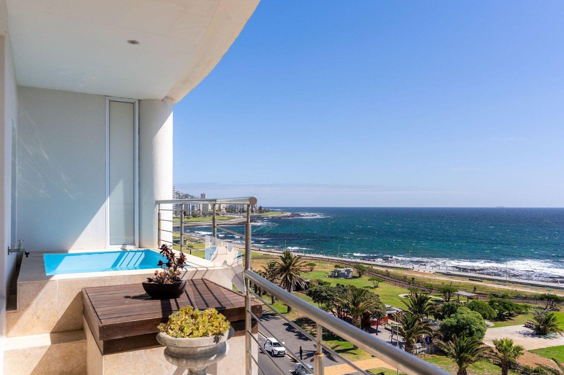 Apartment in City Centre, Cape Town, South Africa 1 - 17019969