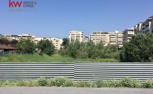 Land in Menemeni, Macedonia and Thrace, Greece 1