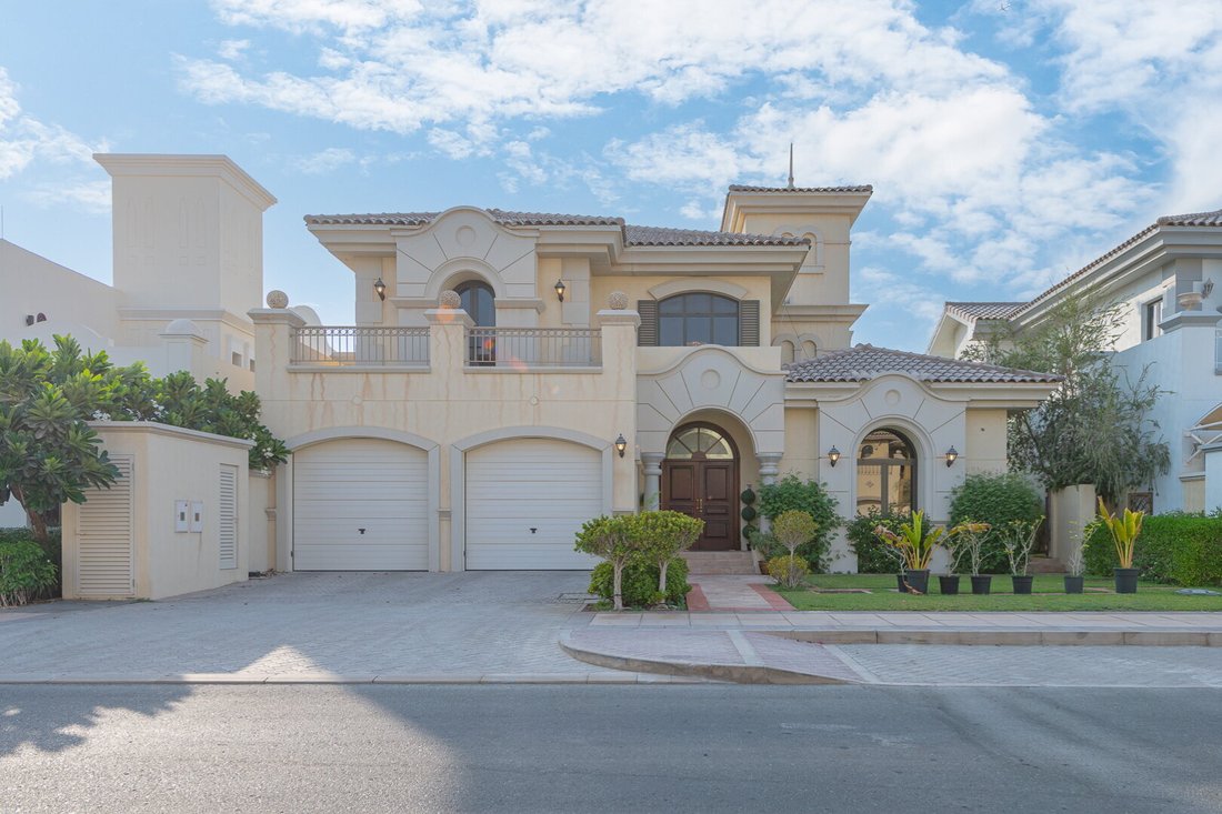 Villa in Palm Jumeirah, Dubai, United Arab Emirates 1 - 16108482