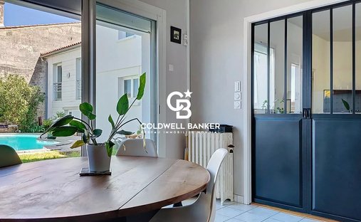 House in La Fenetre, Saintes, France 1