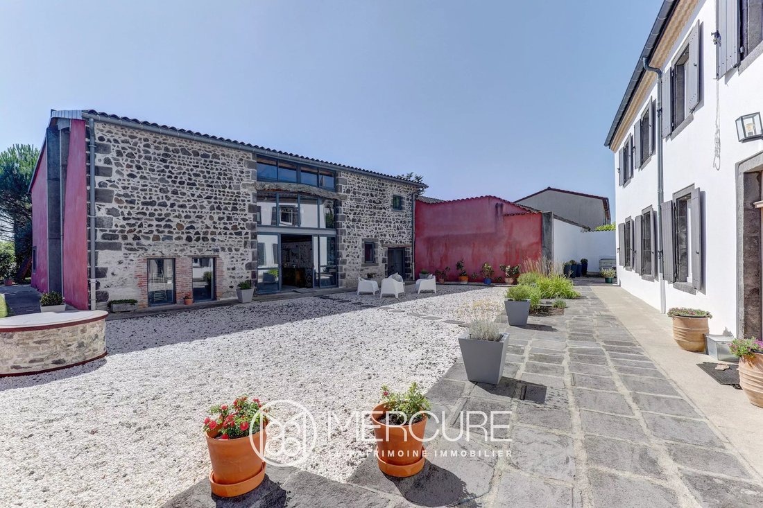 Estate in Malintrat, Auvergne-Rhône-Alpes, France 4 - 15921480