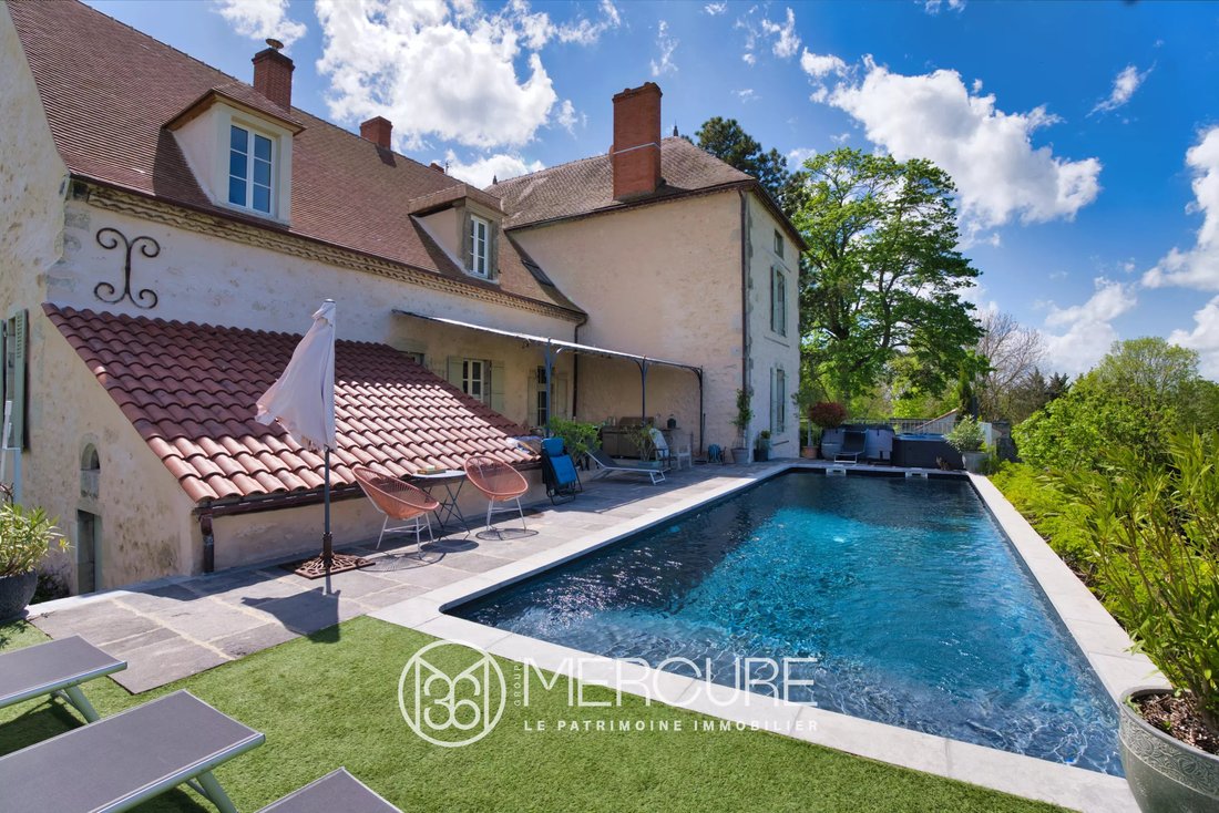 House in Charroux, Auvergne-Rhône-Alpes, France 1 - 15863710