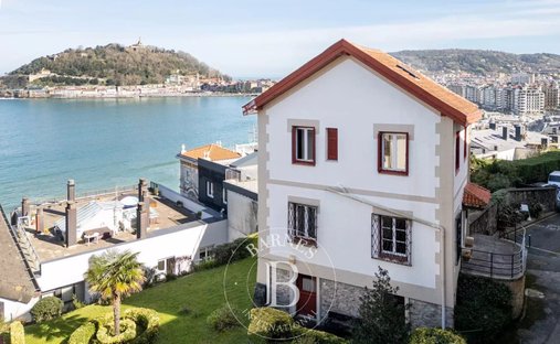 Haus in Mendebaldea, Donostia-San Sebastián, Spanien 1