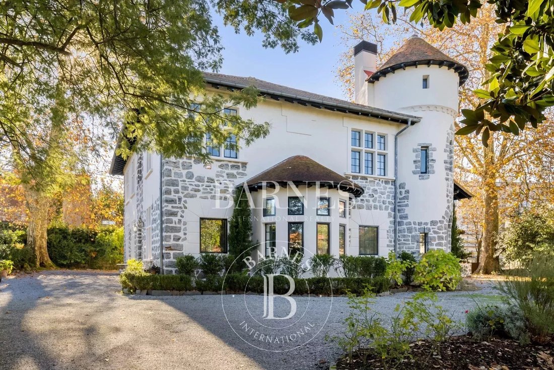 Villa in Ipar-Ekialdea, Donostia-San Sebastian, Spain 3 - 17020777