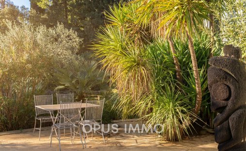 Château 1330 M² Sur 13 Ha Proximité Nimes