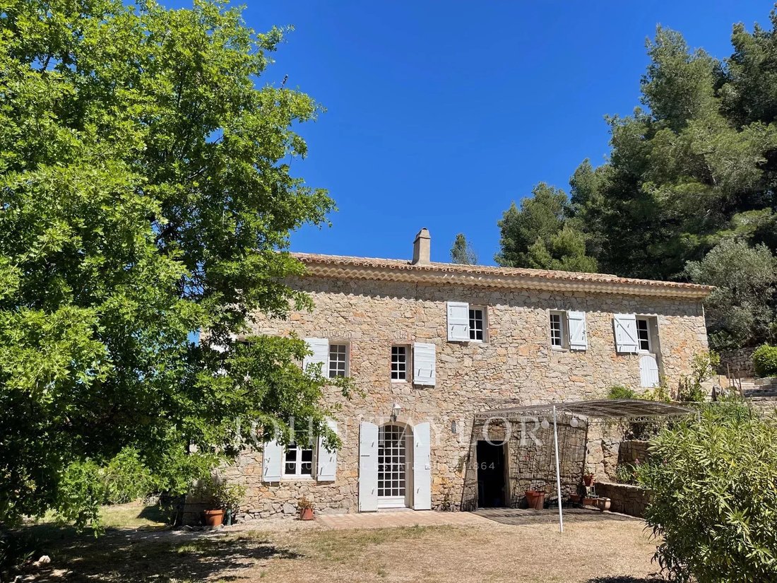 Country House in Le Rouve-Gailleux-Le Val d'Arenc, Le Beausset, France 5 - 17020751