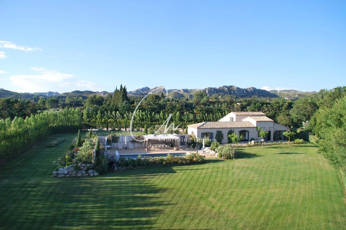 Villa in Maussane-les-Alpilles, Provence-Alpes-Côte d'Azur, France 2 - 17020582