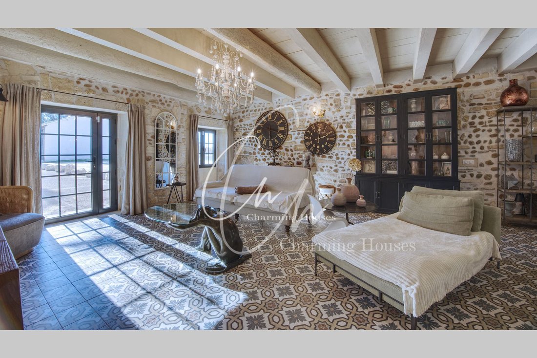 Villa in Arles, Provence-Alpes-Côte d'Azur, France 4 - 17020576