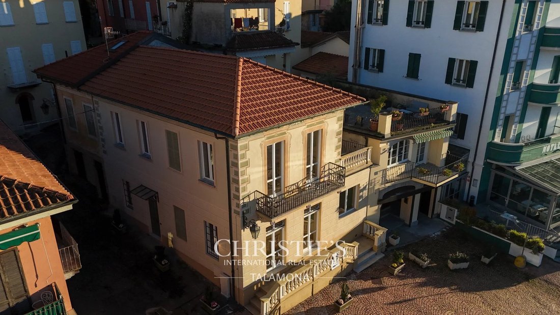House in Porto Valtravaglia, Lombardy, Italy 3 - 16582182