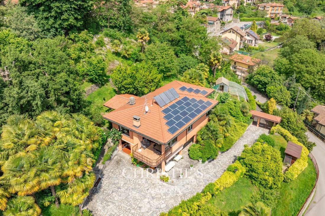 Villa in Dumenza, Lombardy, Italy 3 - 15362572