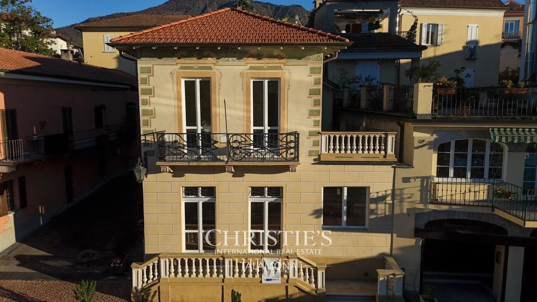House in Porto Valtravaglia, Lombardy, Italy 2 - 16582182