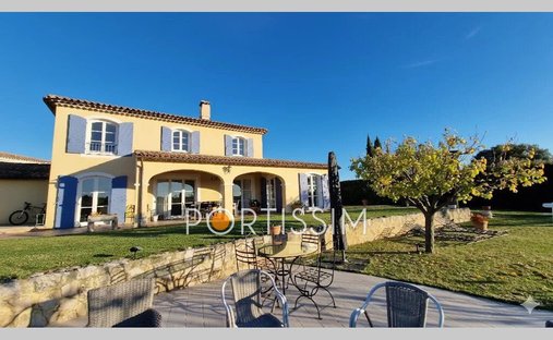 Villa in Village, Villeneuve-Loubet, France 1