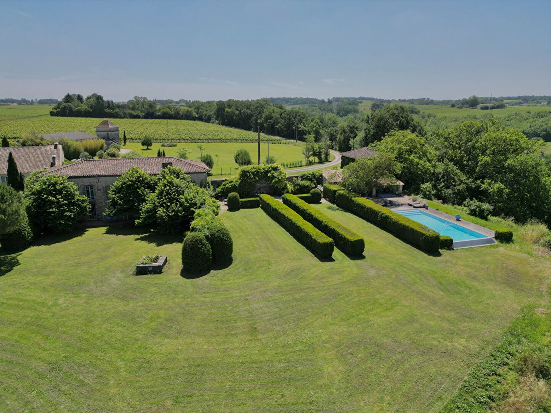 Villa in Gensac, Nouvelle-Aquitaine, France 1 - 17020376