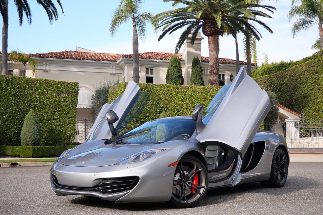 Coupe in Los Angeles, California, United States 1 - 17020999