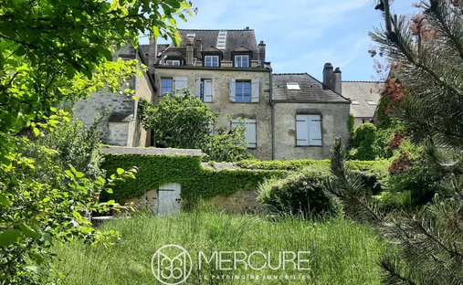 House in Vézelay, Bourgogne – Franche-Comté, France 1