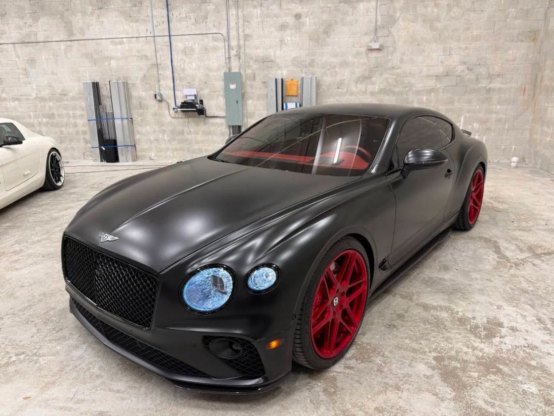 Cabriolet in Fort Lauderdale, FL, United States 1 - 17023942