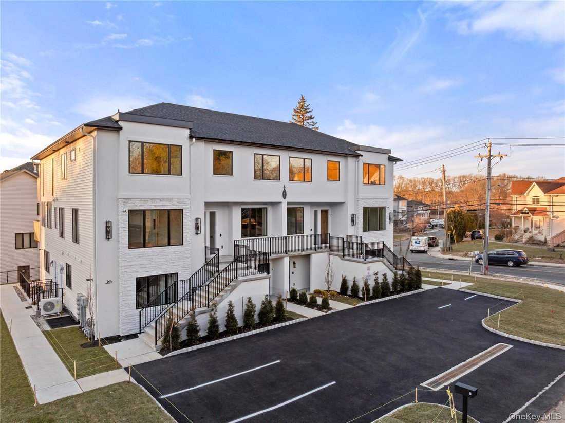 Condo in Airmont, New York, United States 2 - 17023601