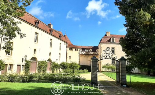 Castle in Vandenesse-en-Auxois, Bourgogne – Franche-Comté, France 1