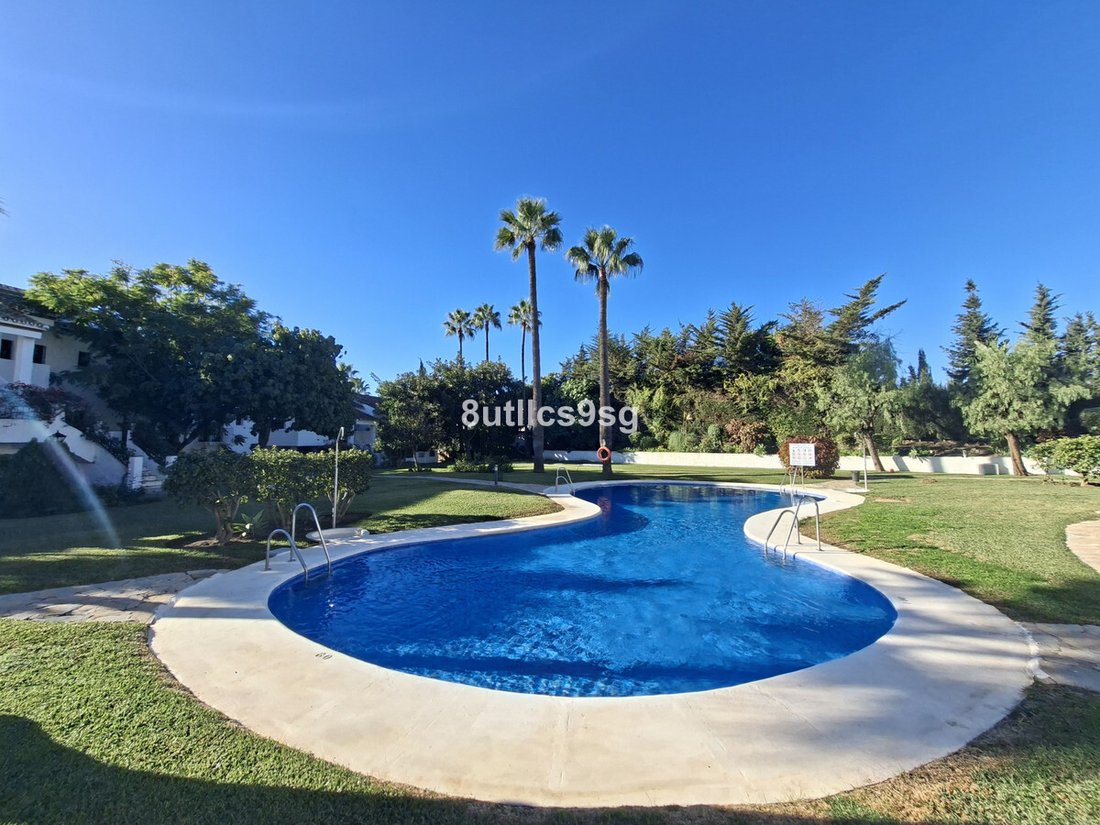 Apartment in Puerto Banus, Marbella, Spain 1 - 17025383