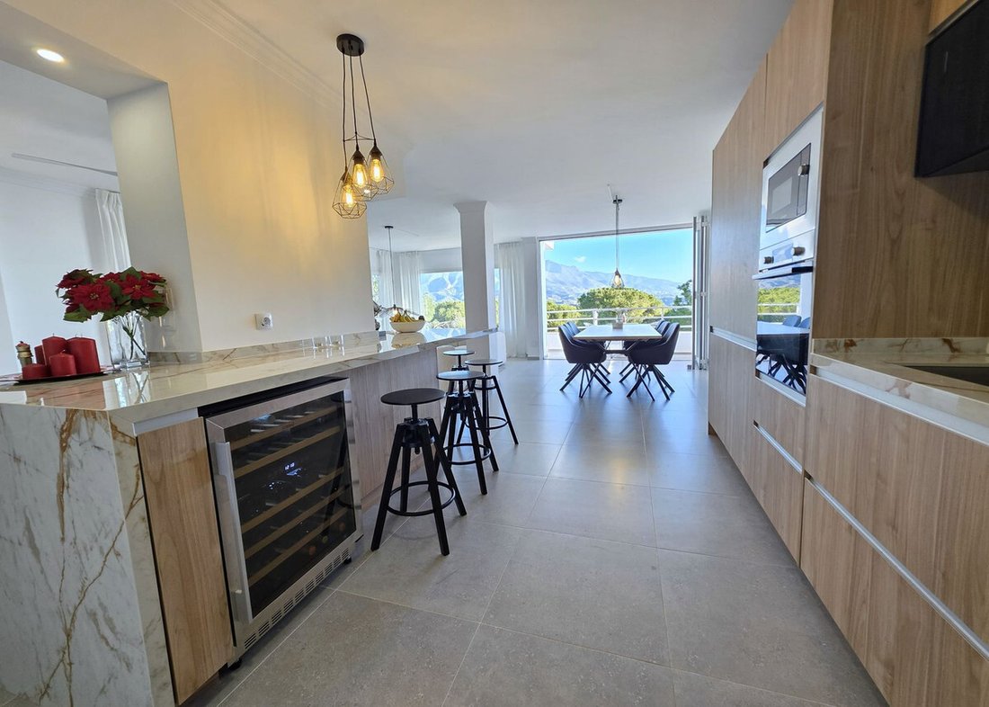 Apartment in Puerto Banus, Marbella, Spain 4 - 17025760