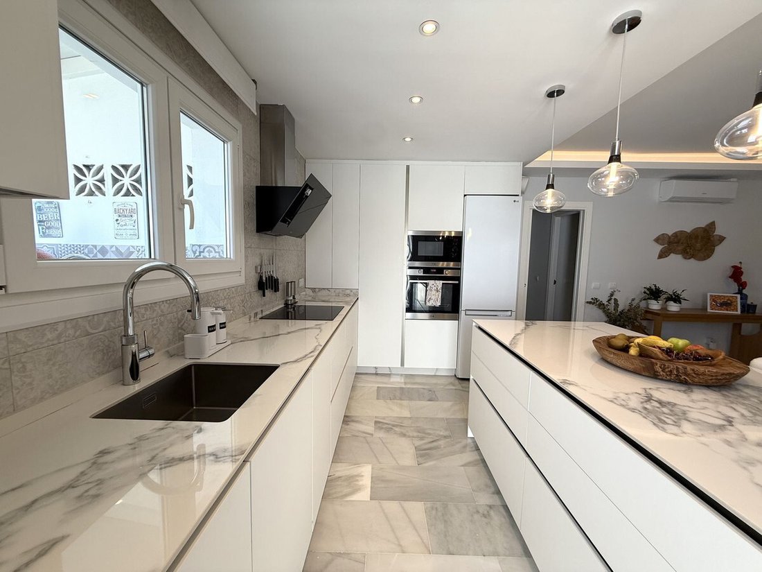 Penthouse in Estepona, Andalusia, Spain 5 - 17032488