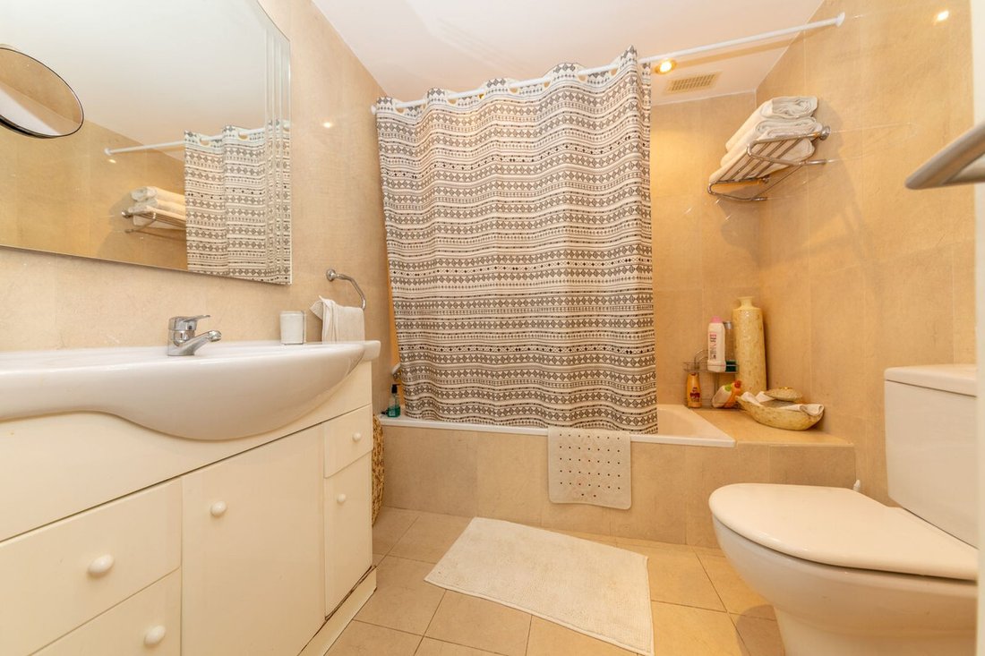 Apartment in Puerto Banus, Marbella, Spain 5 - 17025179