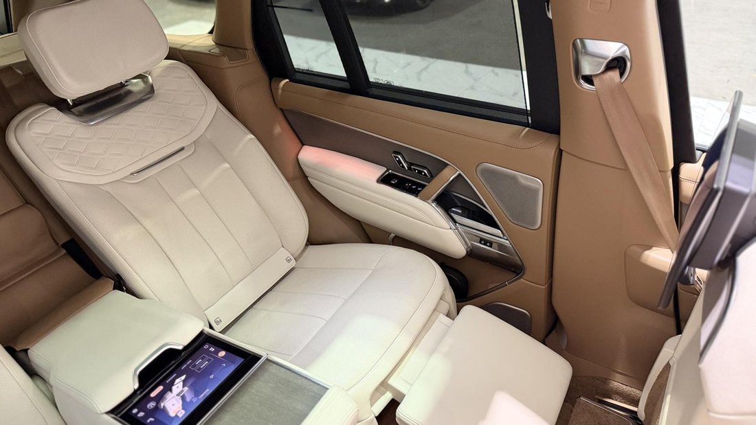 Suv in Ruislip, United Kingdom 3 - 17022764