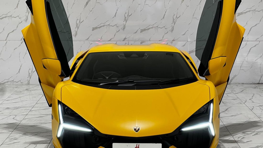 Coupe in Ruislip, United Kingdom 2 - 17022958