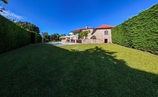 Farm Ranch in Cossourado, Braga, Portugal 1