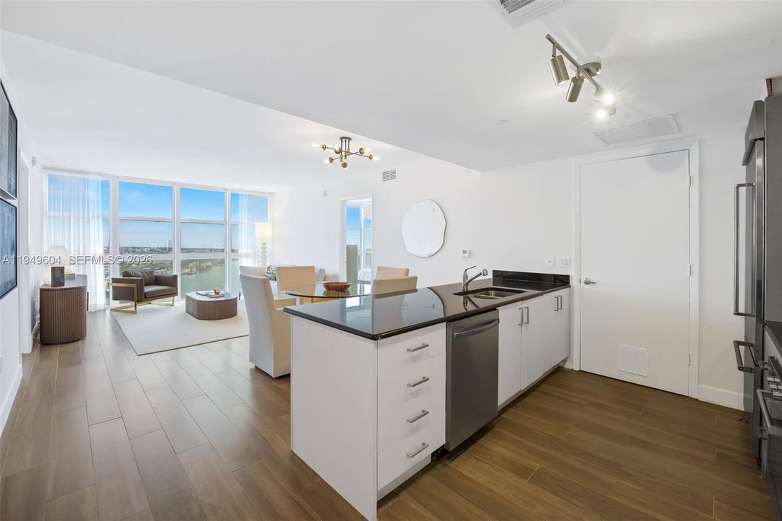 Condo in Miami, Florida, United States 3 - 17023318