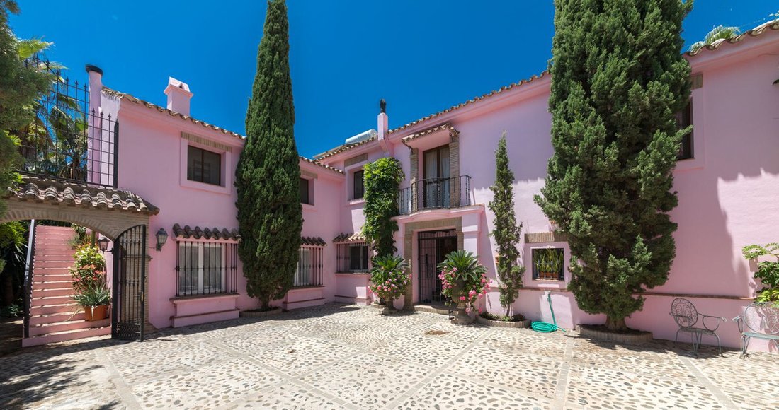 Villa in Benahavis, Andalusia, Spain 2 - 17032187