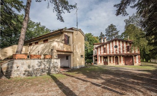 House in Palazzo del Pero, Arezzo, Tuscany 1