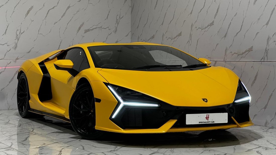 Coupe in Ruislip, United Kingdom 1 - 17022958