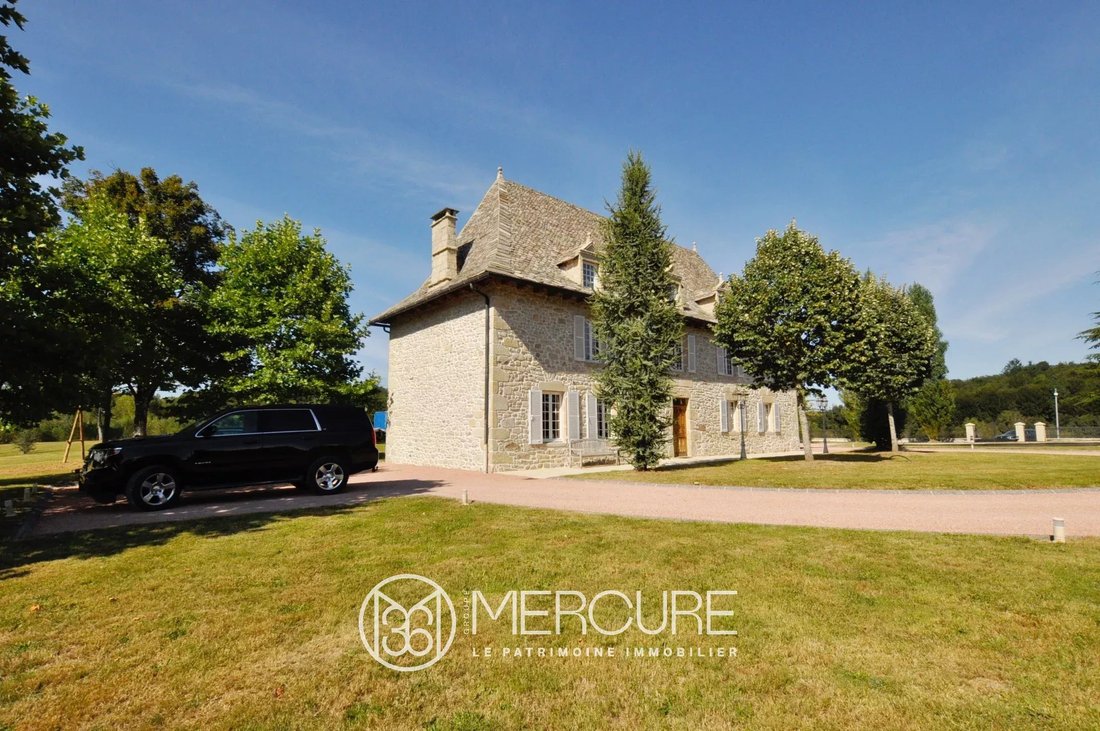Estate in Sousceyrac, Sousceyrac-en-Quercy, France 3 - 14670450