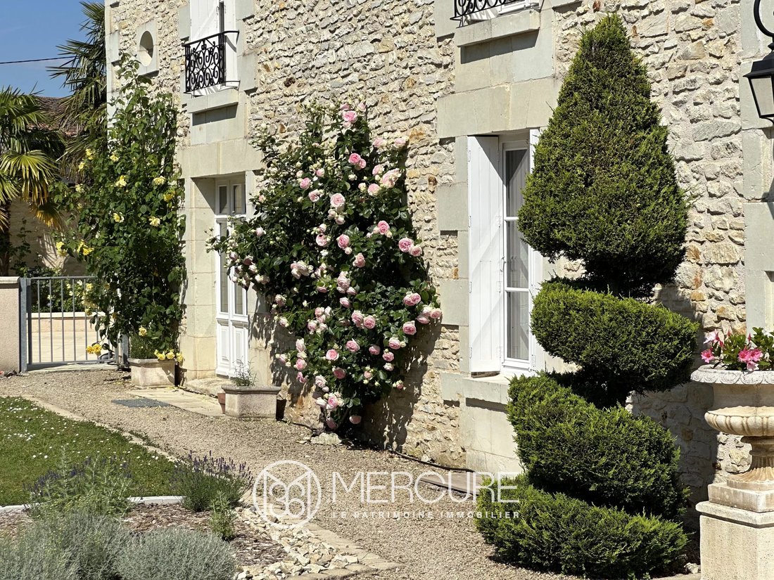 House in Guesnes, Nouvelle-Aquitaine, France 4 - 14142694
