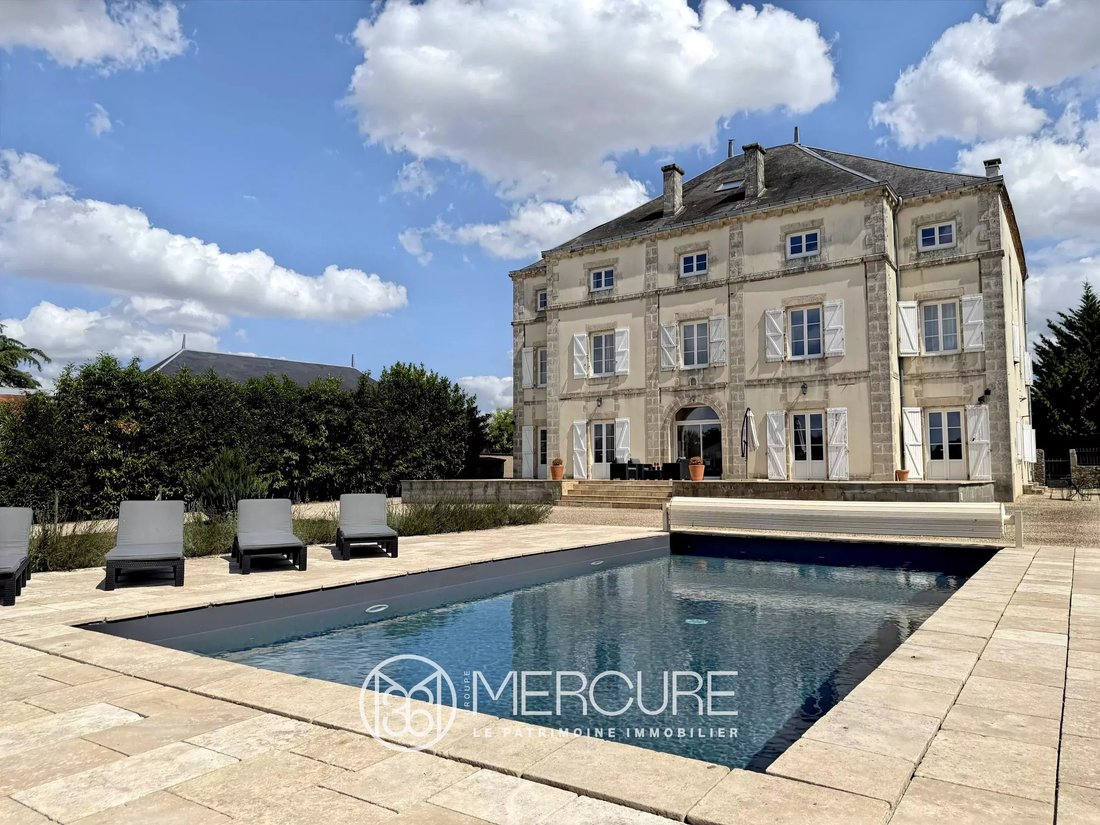 House in Vivonne, Nouvelle-Aquitaine, France 1 - 16103912