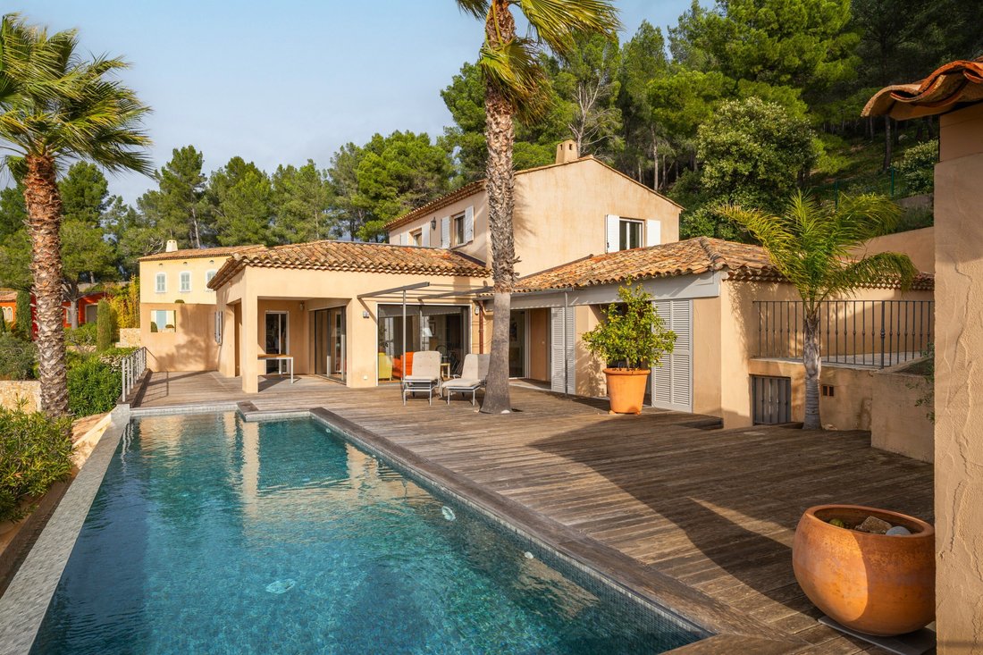 House in Saint-Cyr-sur-Mer, Provence-Alpes-Côte d'Azur, France 2 - 17023486