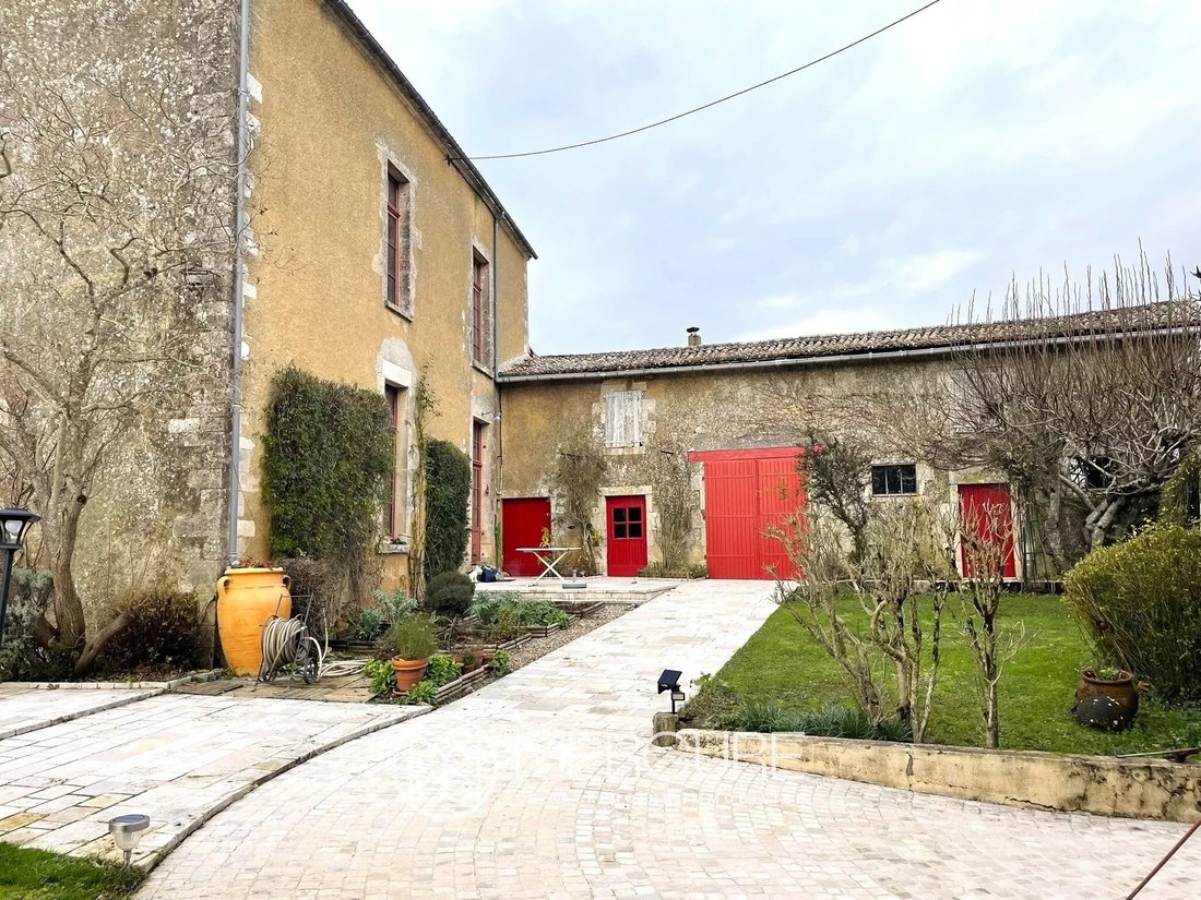 House in Champdeniers, Nouvelle-Aquitaine, France 4 - 15121372