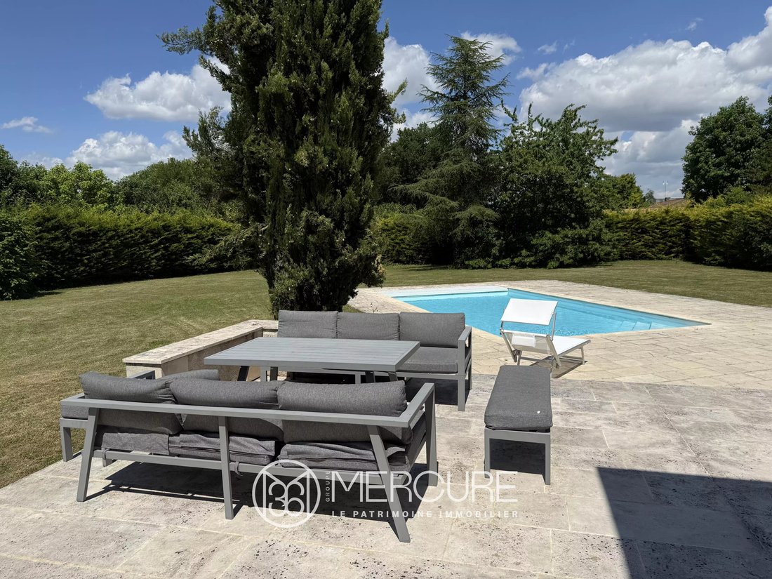 House in Poitiers, Nouvelle-Aquitaine, France 4 - 15764857