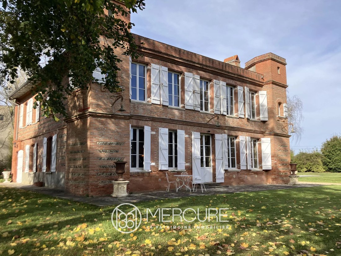 Castle in Saint-Lys, Occitania, France 1 - 16898232