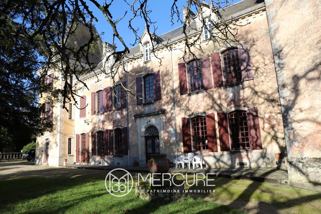 Castle in Centre Ville, Saint-Jean-d'Angély, France 3 - 12207887