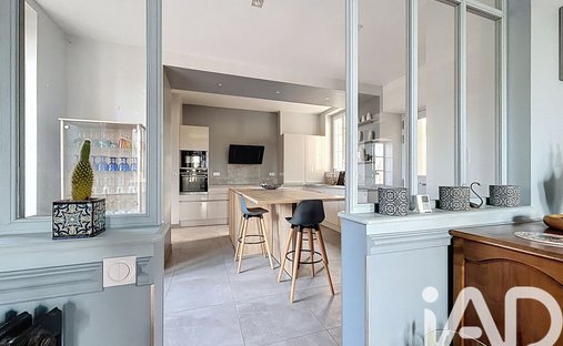 House in Nord-Nord Est, Amboise, France 1