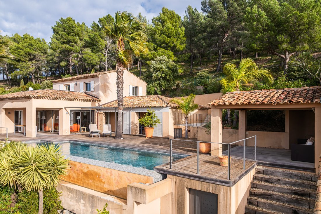 House in Saint-Cyr-sur-Mer, Provence-Alpes-Côte d'Azur, France 5 - 17023486