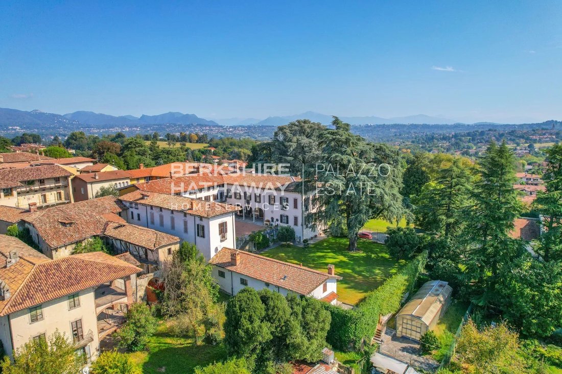 Villa in Daverio, Lombardy, Italy 3 - 17022973
