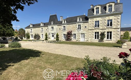 House in Guesnes, Nouvelle-Aquitaine, France 1