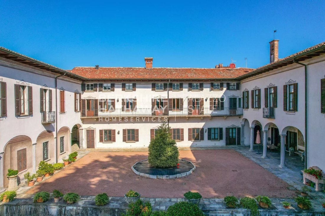 Villa in Daverio, Lombardy, Italy 1 - 17022973
