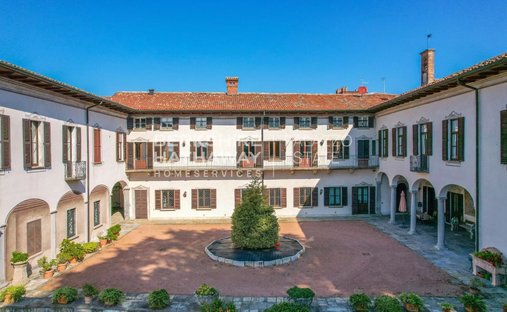 Villa in Daverio, Lombardei, Italien 1