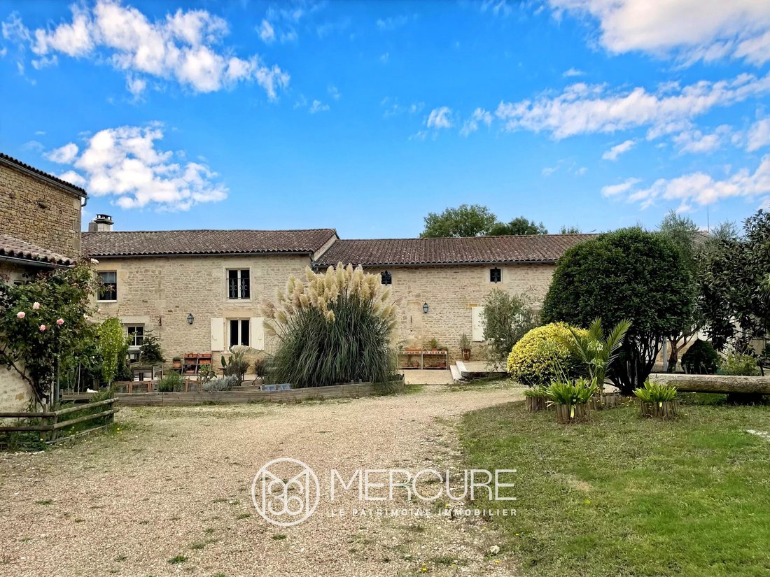 House in Centre Ville, Saint-Maixent-l'École, France 1 - 14720304